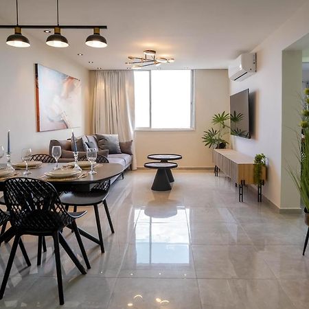 Appartamento Yalarent Jasmine 3Br Apt Eilat Esterno foto