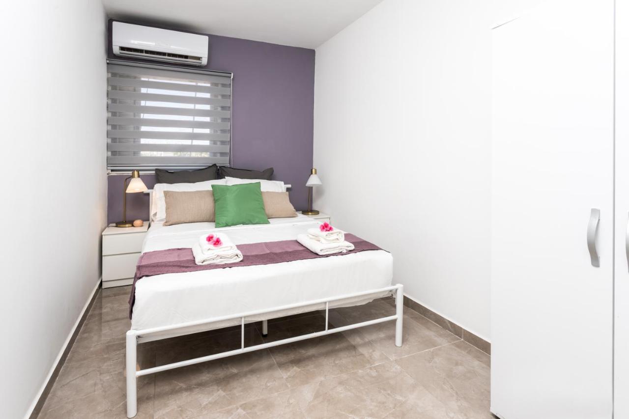 Appartamento Yalarent Jasmine 3Br Apt Eilat Esterno foto