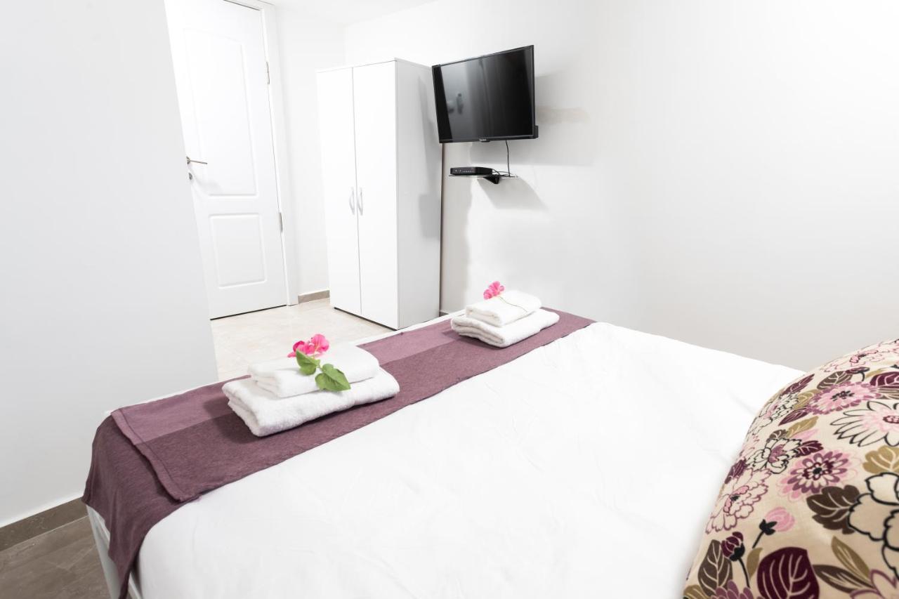 Appartamento Yalarent Jasmine 3Br Apt Eilat Esterno foto