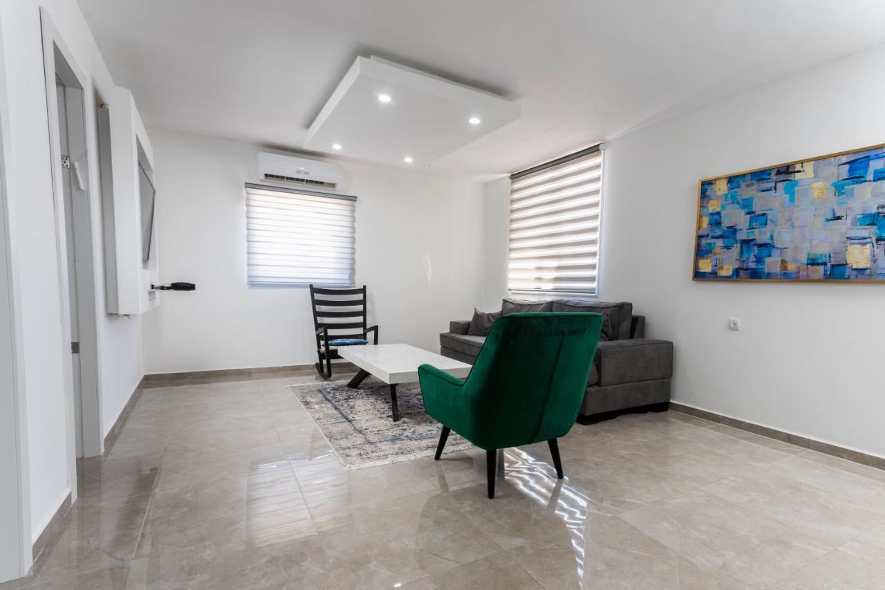 Appartamento Yalarent Jasmine 3Br Apt Eilat Esterno foto