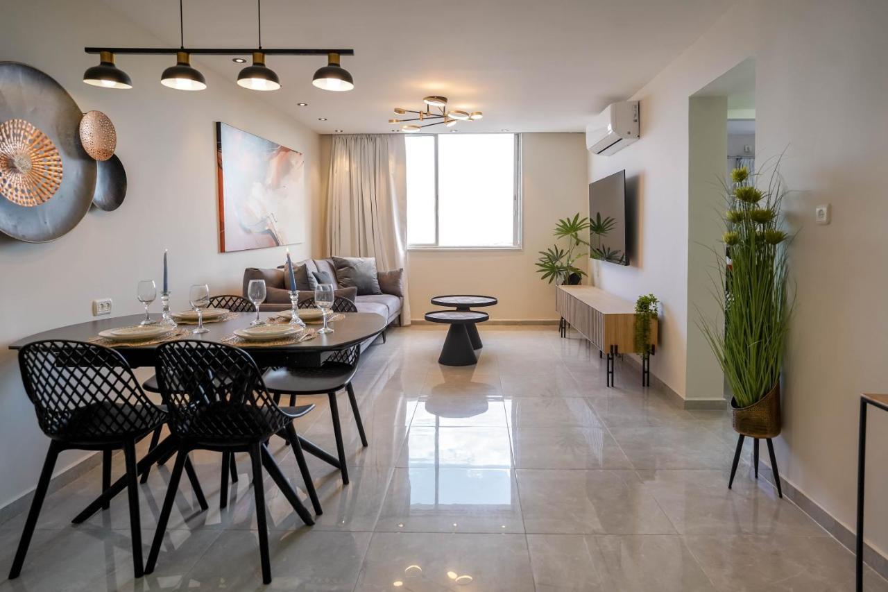 Appartamento Yalarent Jasmine 3Br Apt Eilat Esterno foto